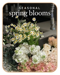 Designer's Choice Spring Arrangement from Beecher Florists, flower delivery in Beecher